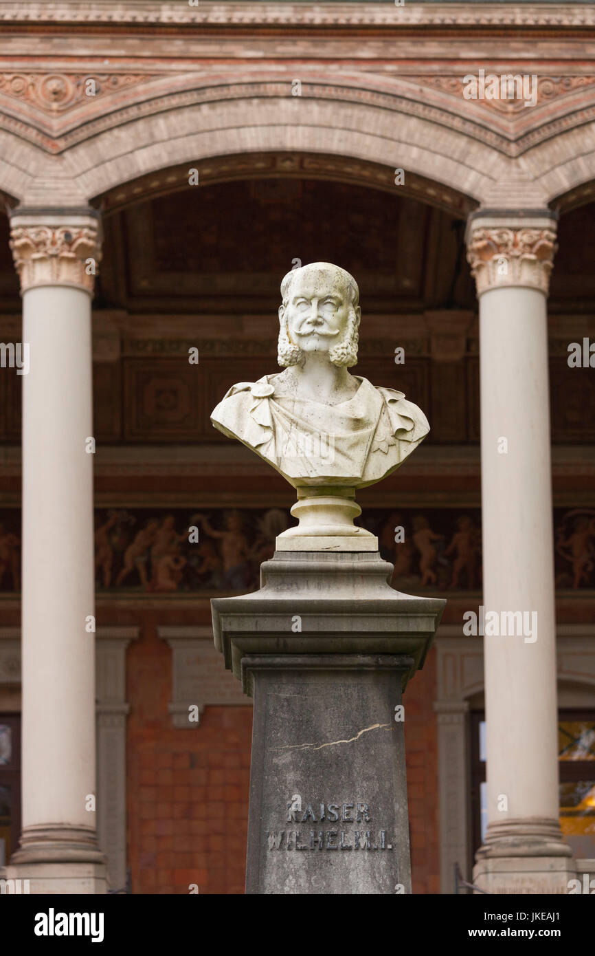 Allemagne, Bade-Wurtemberg, Baden-Baden, Trinkhalle, chambre des pompes, buste de l'empereur Guillaume I. Banque D'Images