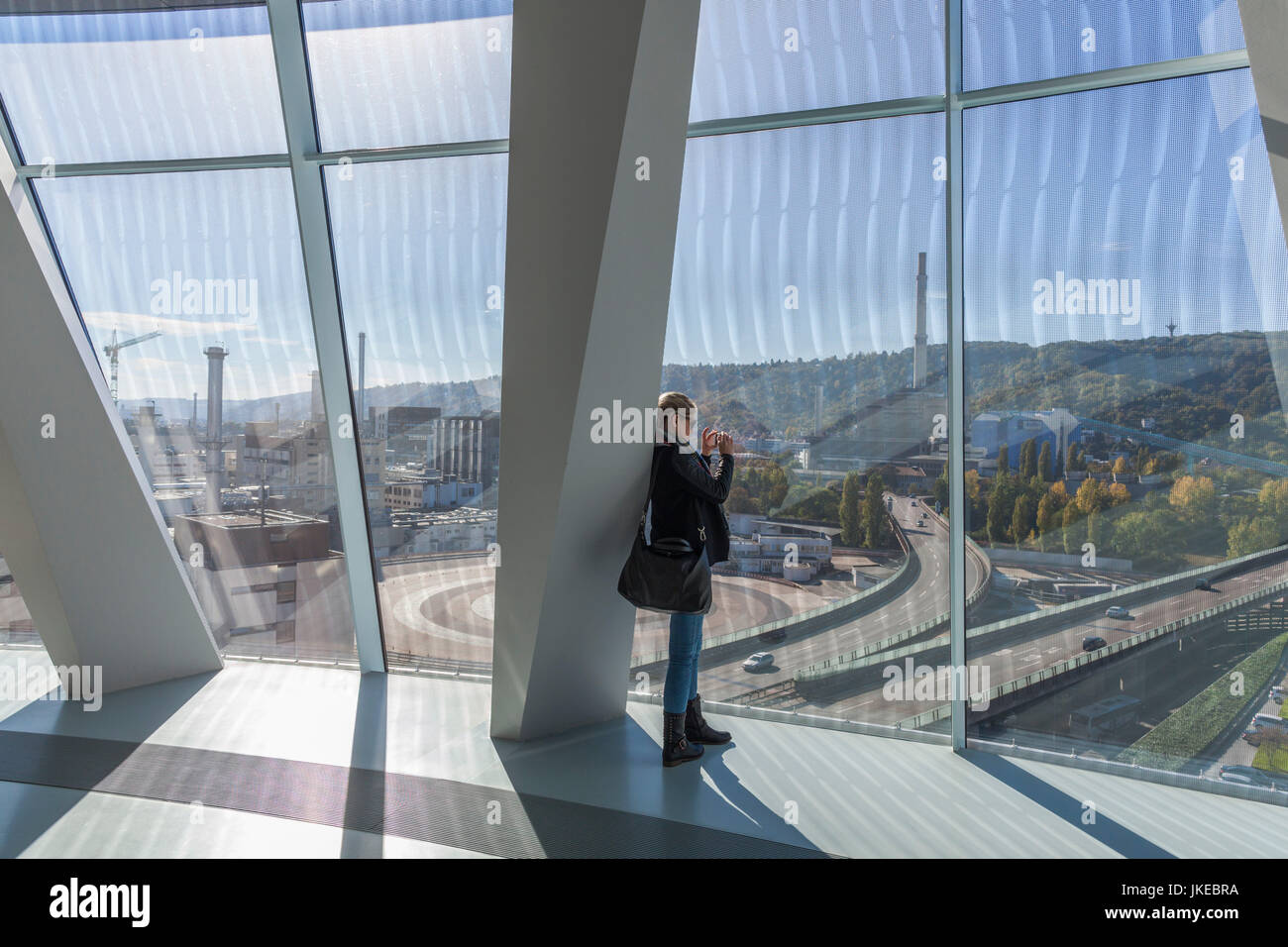 Allemagne, Bade-Wurtemberg, Stuttgart - Untertuerkheim, Musée Mercedes-Benz, de l'intérieur du bâtiment Banque D'Images Allemagne, Bade-Wurtemberg, Stuttgart - Untertuerkheim, Musée Mercedes-Benz, de l'intérieur du bâtiment Banque D'Images