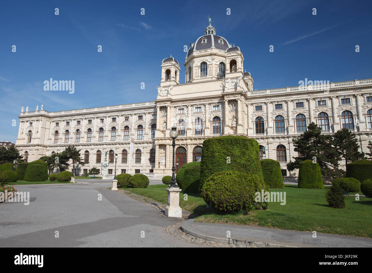 Voir site célèbre de l'histoire de l'Art Palace Museum (Naturhistorisches Museum) avec beau parc de Vienne. L'Autriche Banque D'Images