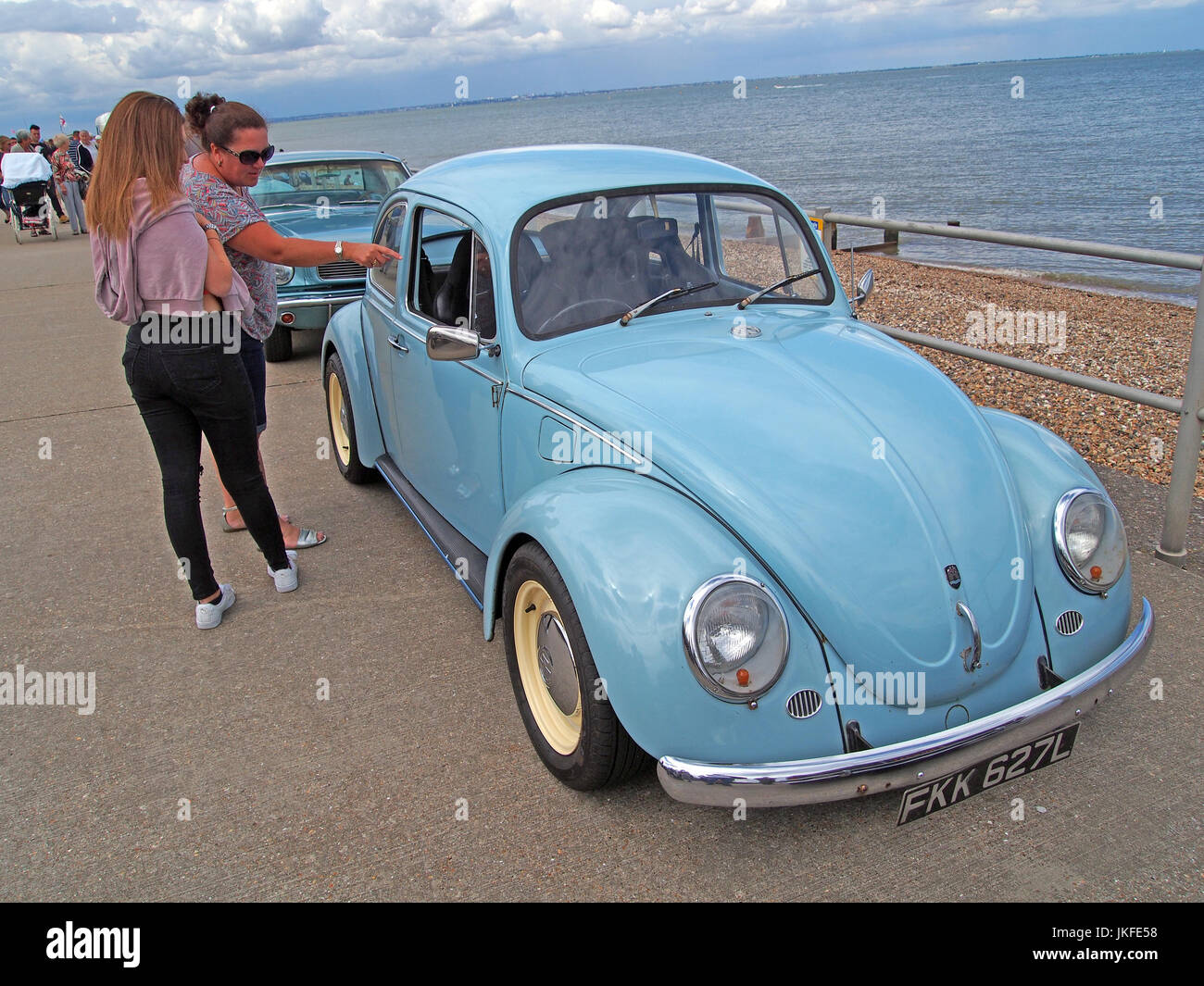 Minster sur mer, Kent, UK. 23 juillet, 2017. UK Météo : ensoleillé et nuageux avec l'étrange tache de pluie. Le front a été emballé pour un salon de voitures. Credt : James Bell/Alamy Live News. Banque D'Images