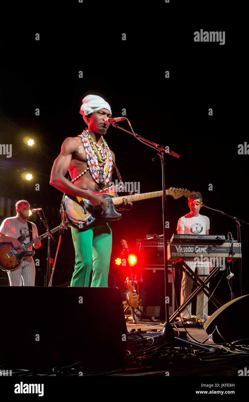 Valflaunes, Pic St Loup, Occitanie France : le 22 juillet 2017. Fête de la musique, Hortus vivent dans le domaine de l'Hortus, Wine Estate. Groupe Jeu Vaudou en concert. Credit : Digitalman/Alamy Live News Banque D'Images