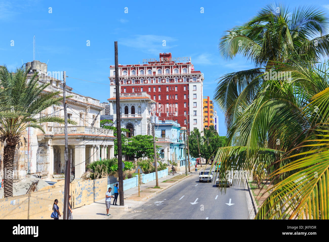 Hôtel Presidente et architecture dans le Vedado, Avenida de los Presidentes, La Havane, Cuba Banque D'Images