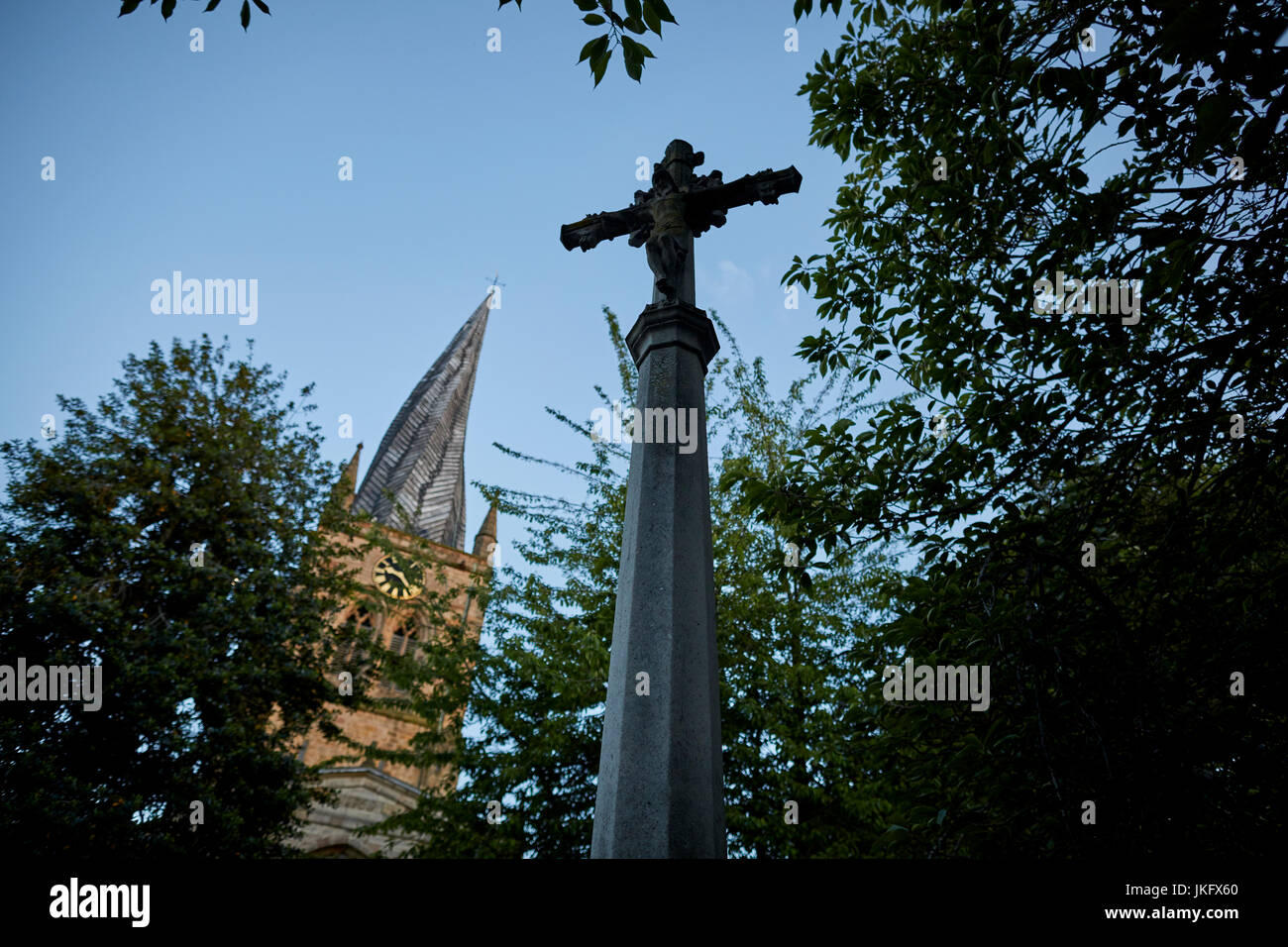 Chesterfield église paroissiale dédiée une église anglicane Saint Marie et tous les Saints, bâtiment classé, dans le Derbyshire, Angleterre, Royaume-Uni, Union européenne Banque D'Images