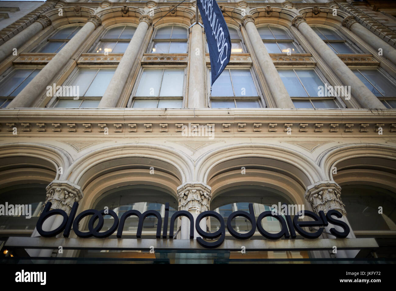 La ville de New York, Manhattan, a travaillé sur le célèbre magasin Bloomingdale's Broadway 504 porte d'entrée. Banque D'Images