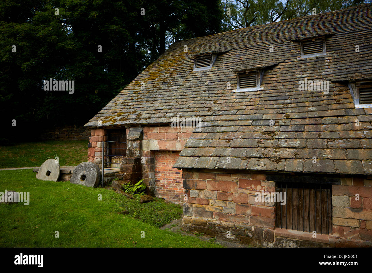 Buff-extérieur grès rose Pierre de Nether Alderley Mill moulin du xvie  siècle Nether Alderley, Cheshire, Angleterre. Grade désigné II* énumérés  construire Photo Stock - Alamy