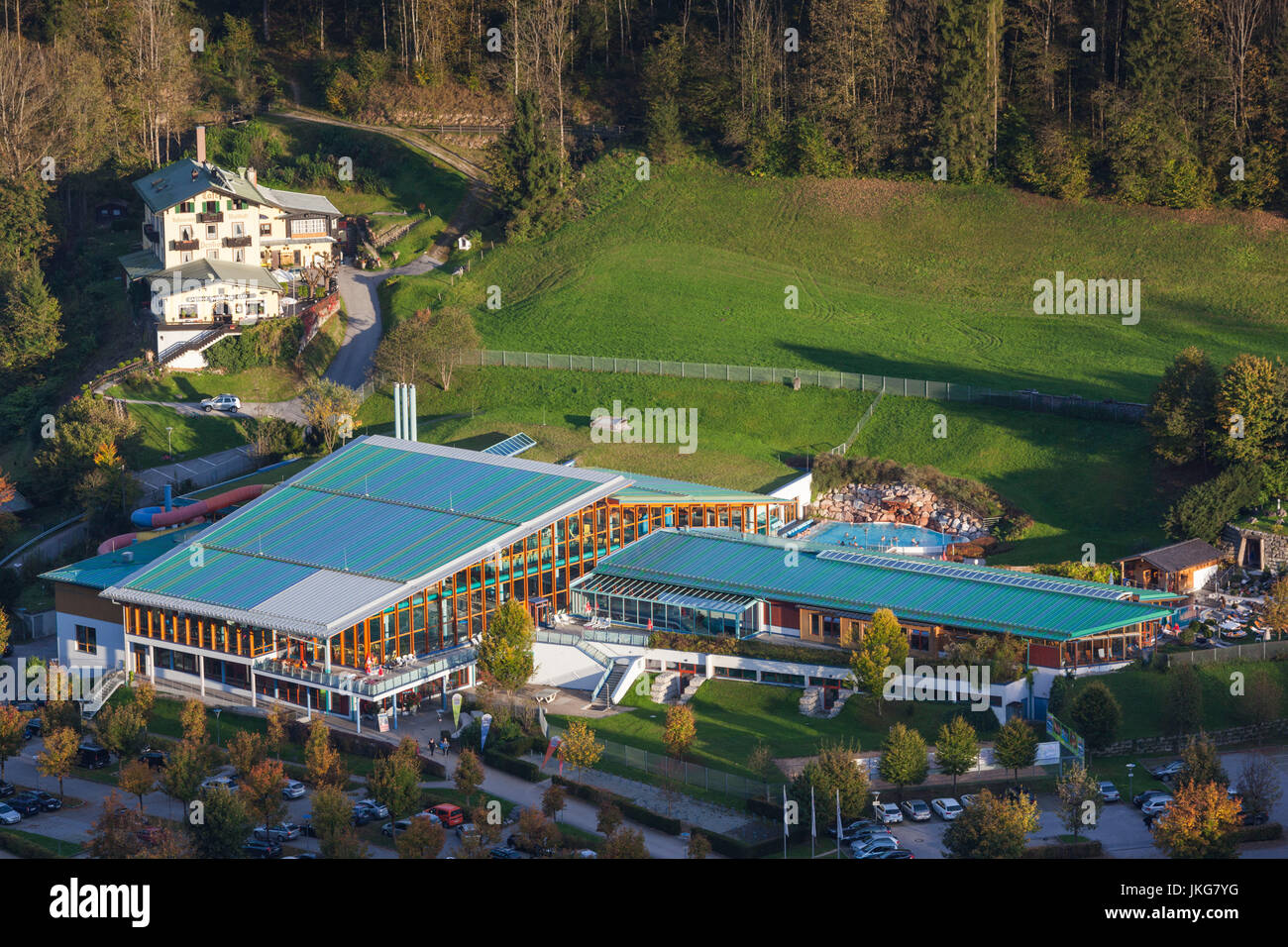 Germany, Bavaria, Berchtesgaden, augmentation de la vue sur le parc aquatique Watzmann Therme Banque D'Images