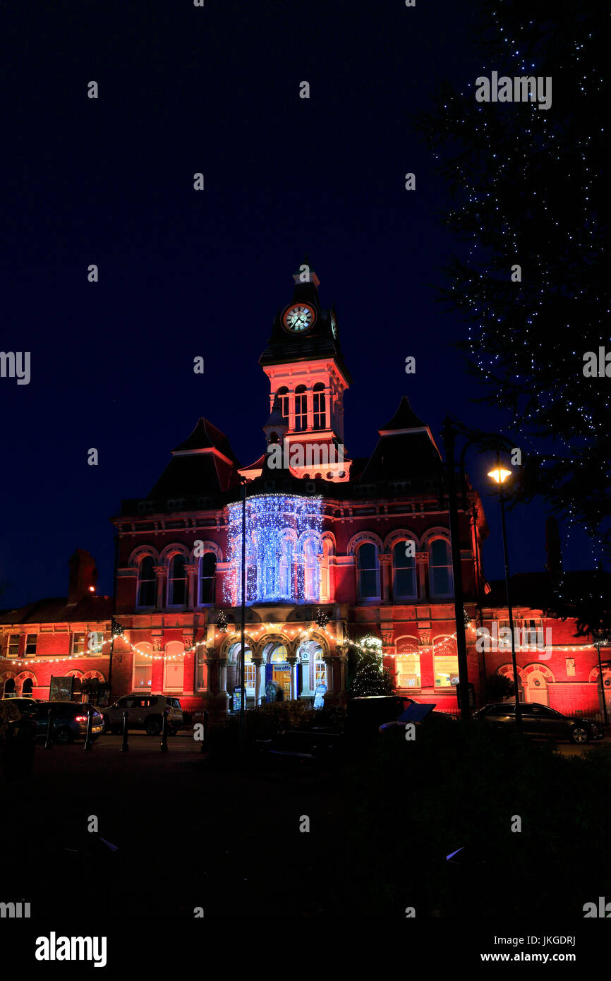 La Guildhall, hôtel de ville de Grantham, éclairé la nuit, Lincolnshire, Angleterre, RU Banque D'Images