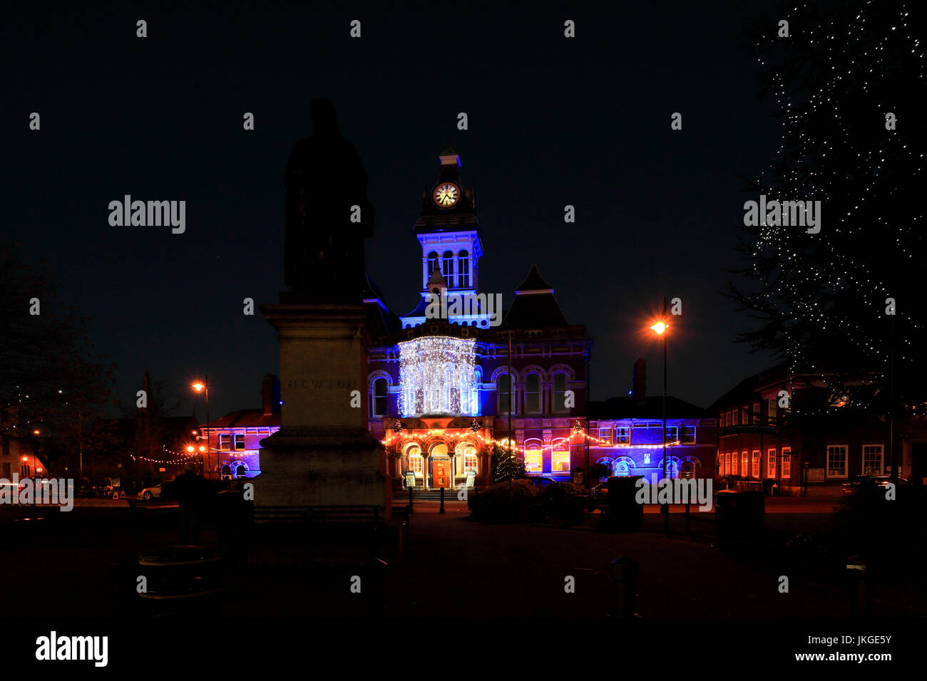 La Guildhall, hôtel de ville de Grantham, éclairé la nuit, Lincolnshire, Angleterre, RU Banque D'Images