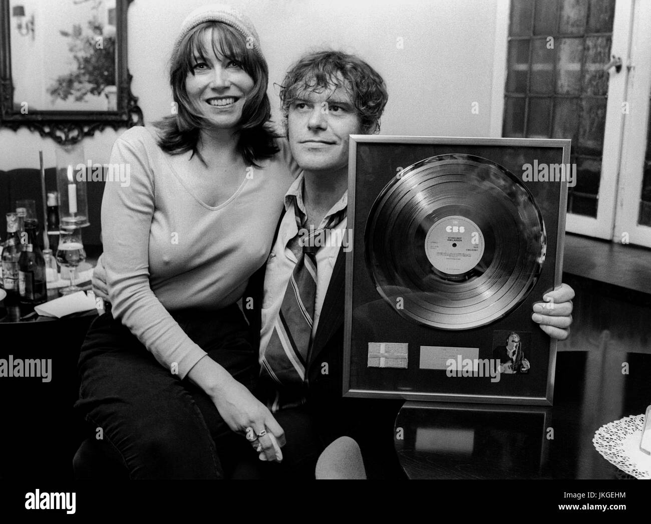 KIM LARSEN musicien danois et chanteur du groupe de rock avec l'épouse de l'essence et un disque d'or à Stockholm 1981 Banque D'Images