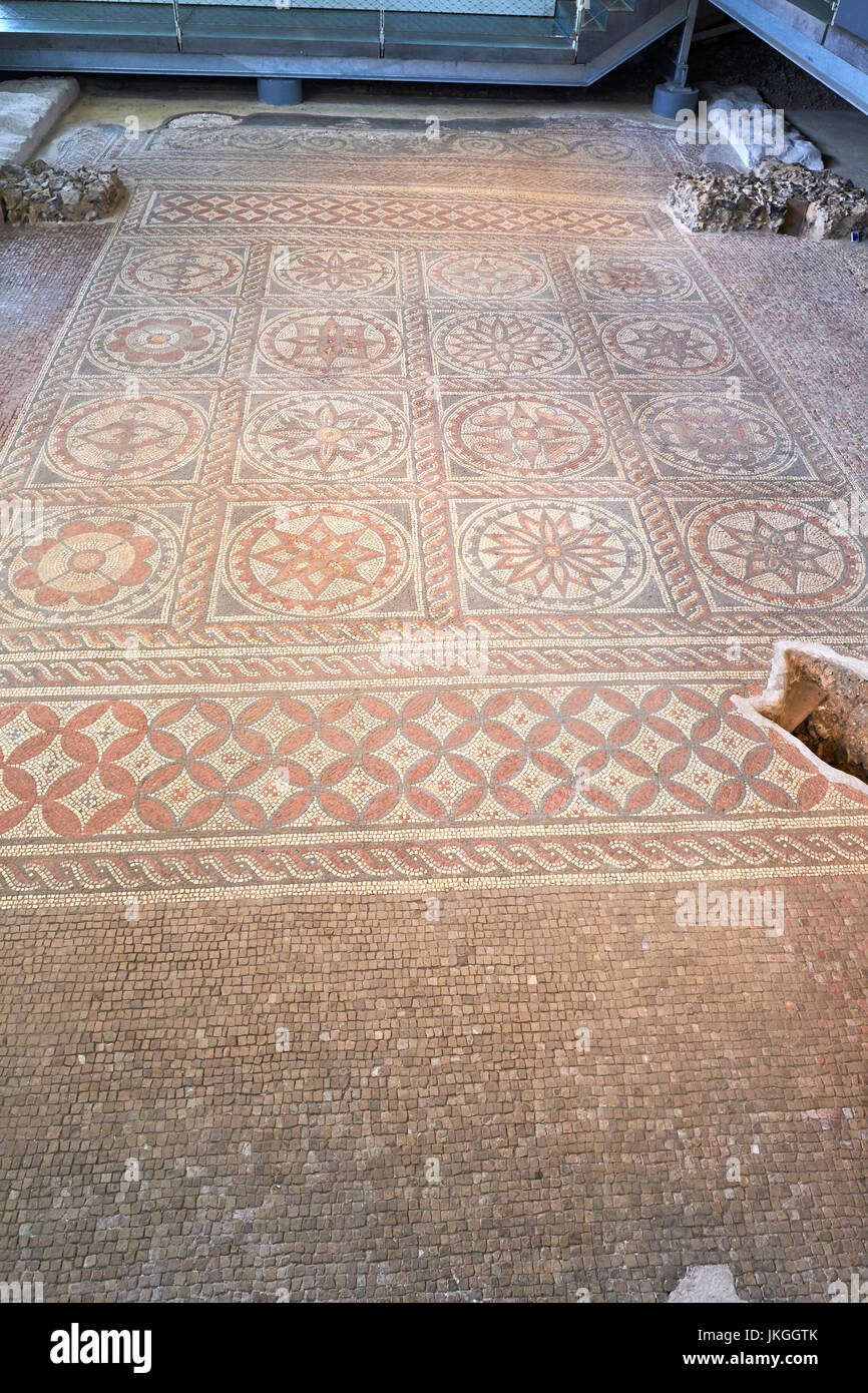 Le sol en mosaïque romaine et hypocauste au sein de Verulamium Park, St Albans, Hertfordshire, Royaume-Uni Banque D'Images