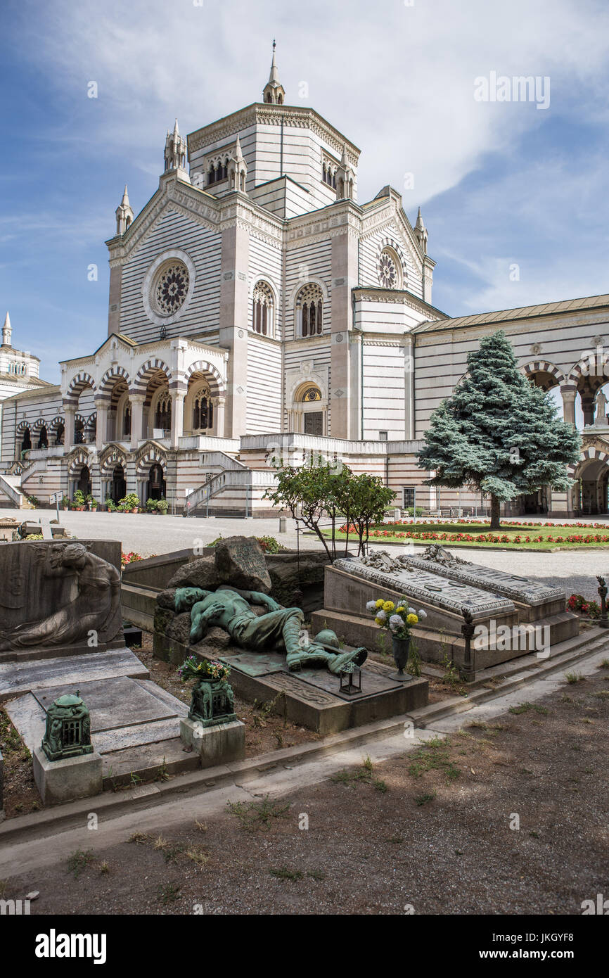 Cimetière monumental par l'architecte Carlo Maciachini, Milan, Lombardie, Italie, Europe Banque D'Images