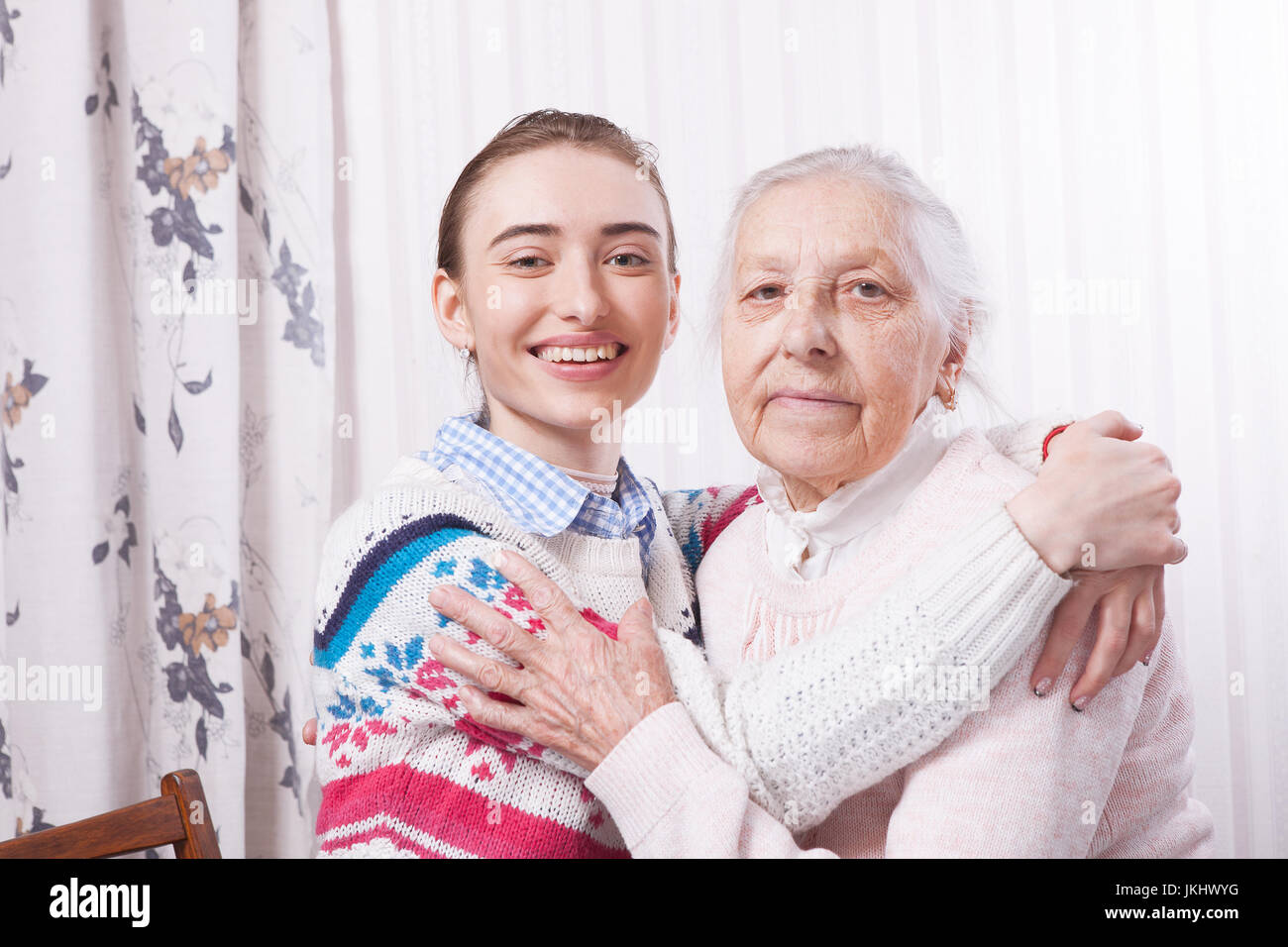 Tenant la main. Personnes âgées Soins à domicile concept. Banque D'Images