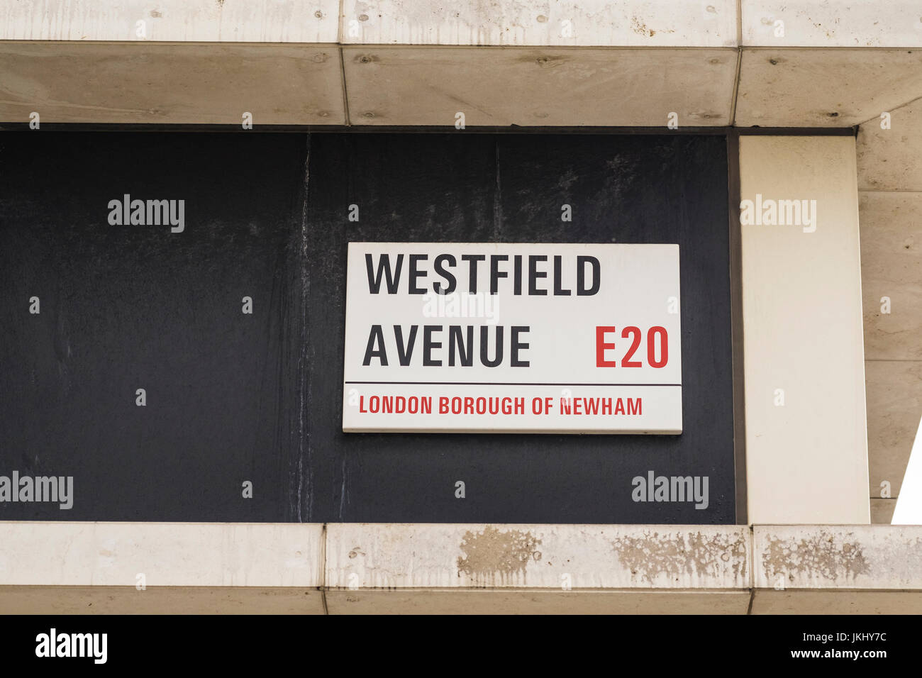 Rue Avenue Westfield signe sur le bord de la Westfield Shopping Centre, Stratford, Arrondissement de Newham, Londres, Angleterre, Royaume-Uni Banque D'Images