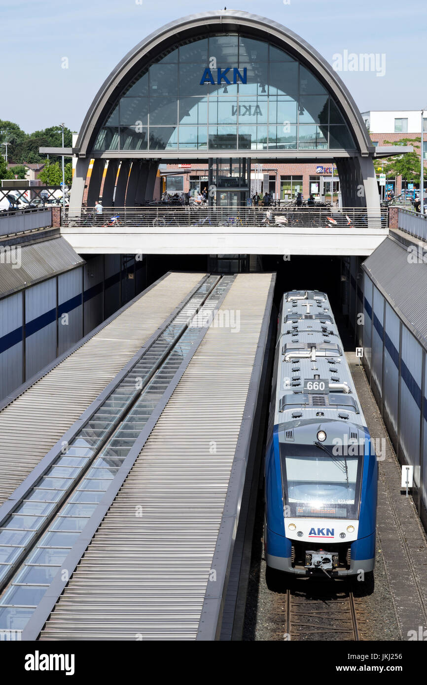 Alstom LINT 54 train régional d'Akn. AKN Eisenbahn AG exploite les trains de banlieue et à Hambourg et Schleswig-Holstein, Allemagne. Banque D'Images