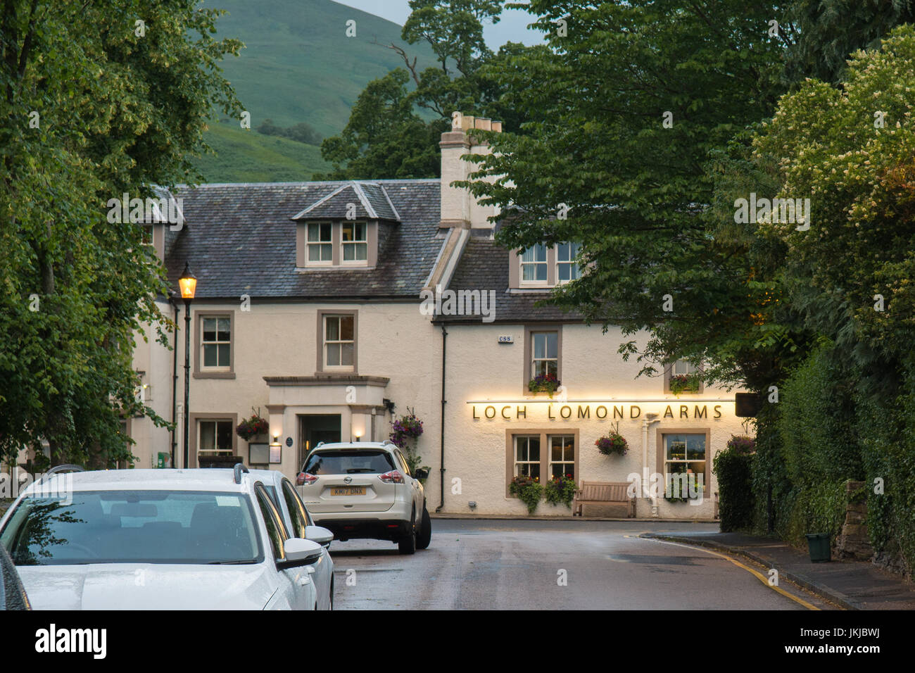 Le Loch Lomond Arms Hotel, pub et hôtel, Luss, Ecosse, Royaume-Uni Banque D'Images