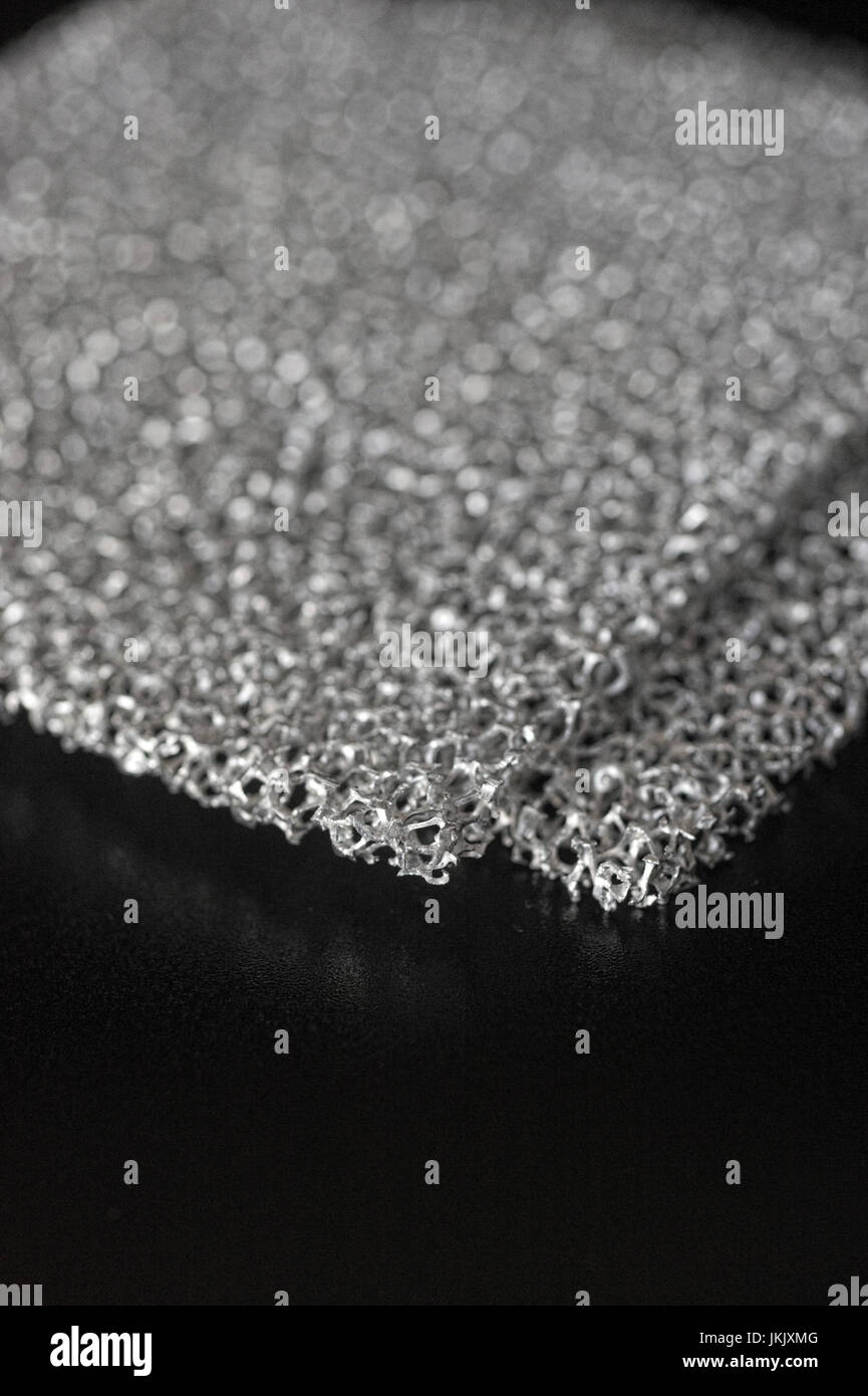 High-Purity des feuilles d'échantillons de cellules de mousse d'aluminium Banque D'Images