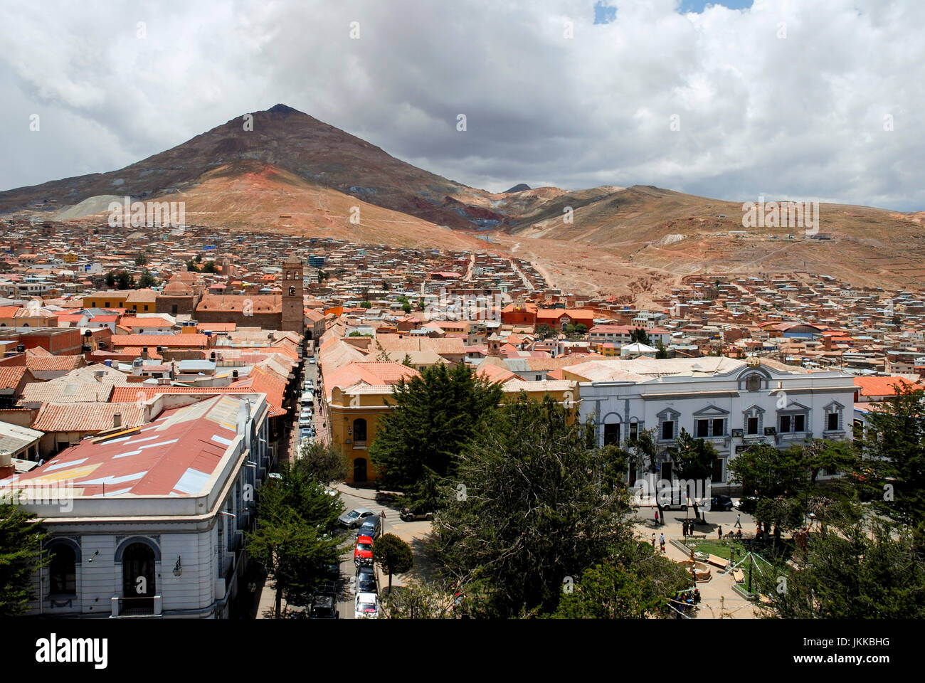 Avis de Potosi avec Cerro Rico dans l'arrière-plan. UNESCO World Heritage site. La Bolivie, l'Amérique du Sud Banque D'Images