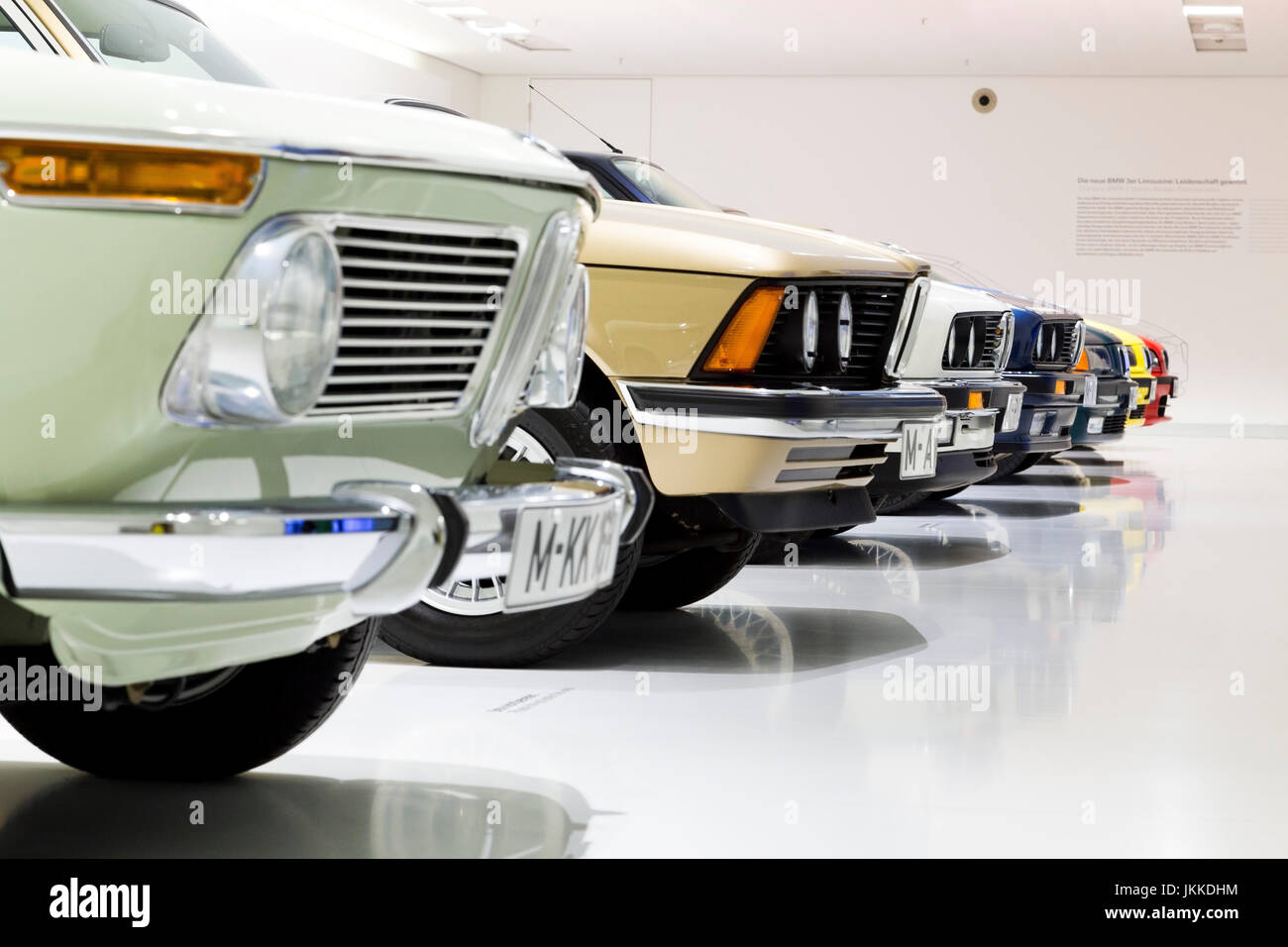 Expositions dans le Musée BMW, Munich, Allemagne. Banque D'Images