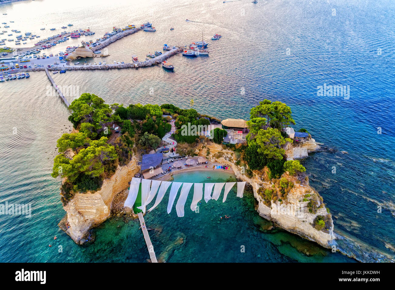 Vue aérienne avec Agios Sostis bidge, petite île de Zakynthos, Grèce Banque D'Images