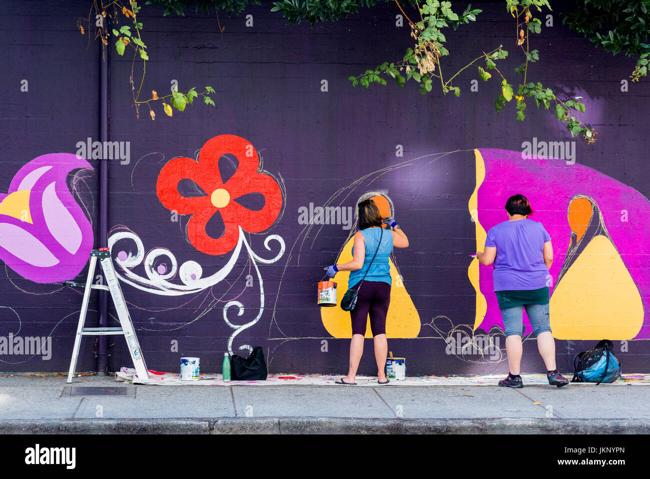 Vancouver, Canada. 23 juillet, 2017. La peinture murale, le tambour est l'appel Festival, Canada 150 cas, Larwill Park, Vancouver, Colombie-Britannique, Canada. Crédit : Michael Wheatley/Alamy Live News Banque D'Images