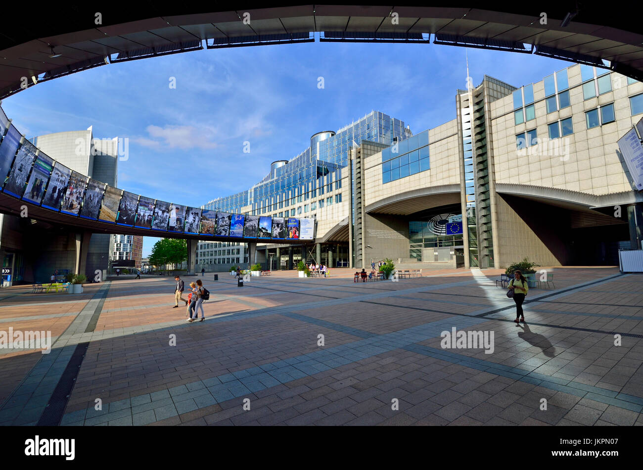 Bruxelles, Belgique. Bâtiment du Parlement européen - Espace Léopold, l'espace ouvert par les entrées principales Banque D'Images