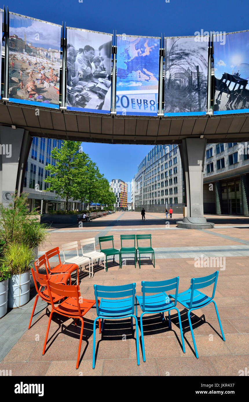 Bruxelles, Belgique. Bâtiment du Parlement européen - Espace Léopold, l'espace ouvert par les entrées principales Banque D'Images