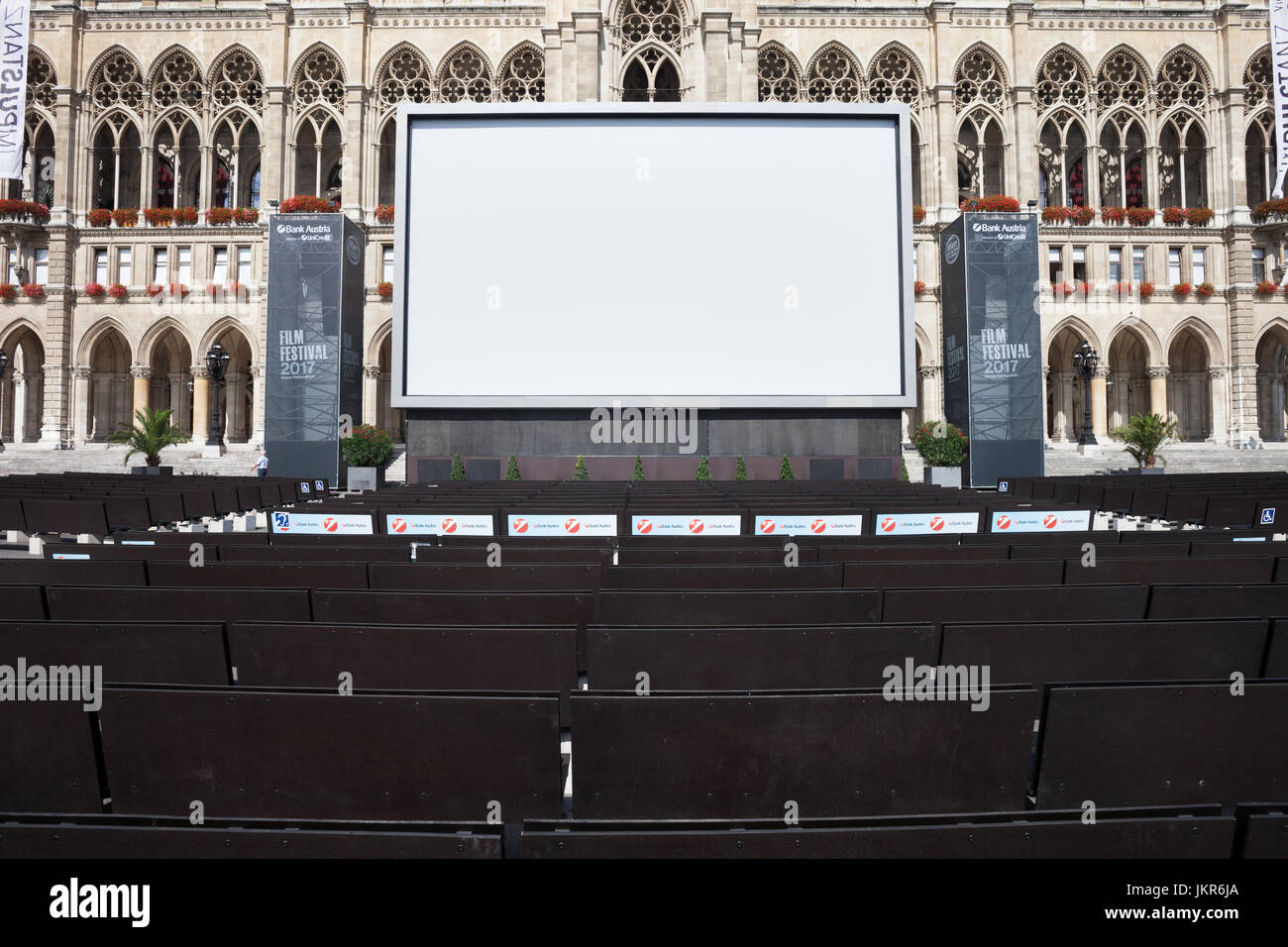 L'Autriche, Vienne, 27e Film Festival Wiener Burgtheater le 30 juin au 3 septembre 2017, l'écran et sièges de l'auditorium, les derniers préparatifs, dans l'écran Banque D'Images