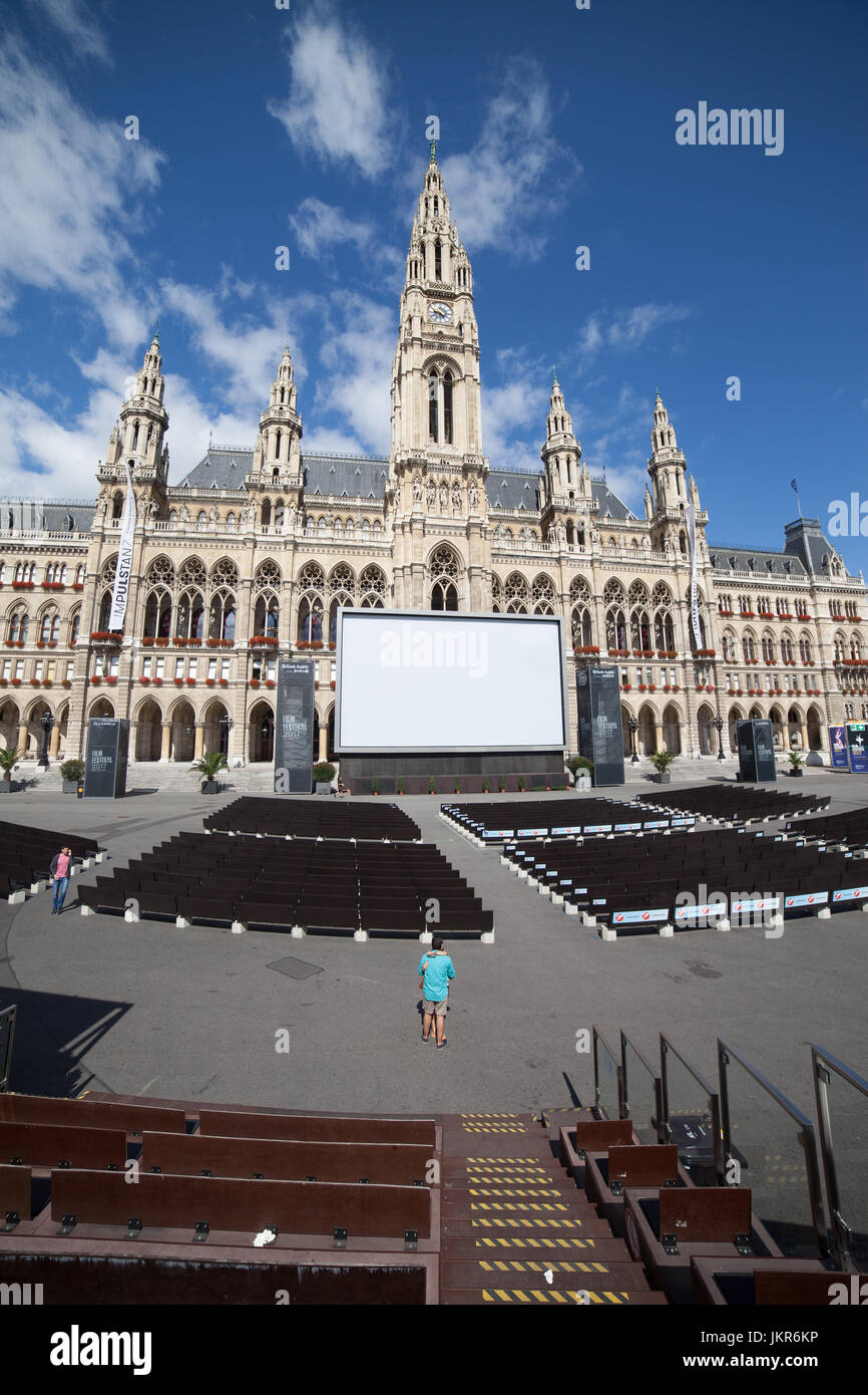 L'Autriche, Vienne, Wiener Rathaus - City, 27e Festival du Film | Roger Waters Wiener Burgtheater le 30 juin au 3 septembre 2017, d'un écran et de l'auditorium, sièges Banque D'Images