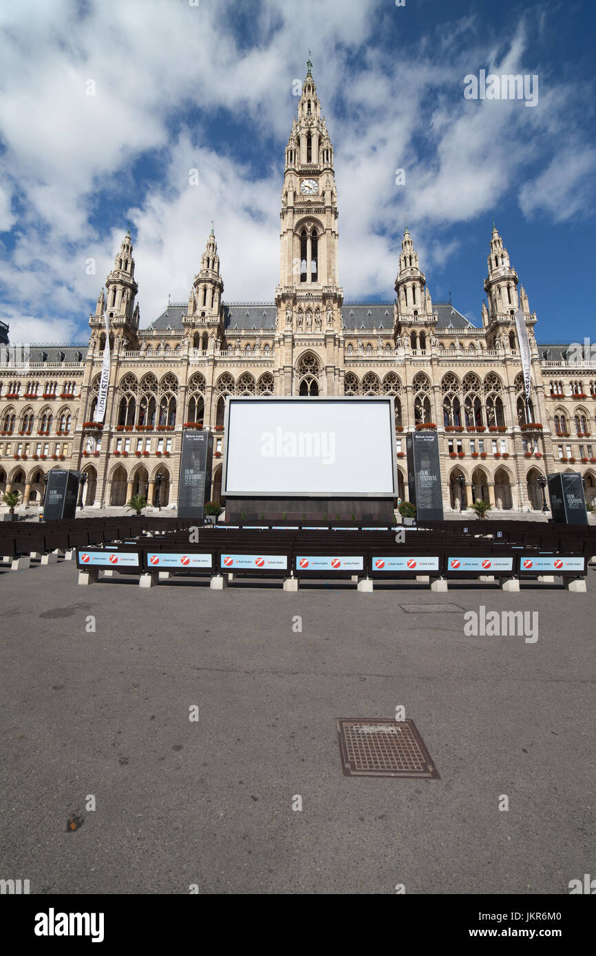 L'Autriche, Vienne, Wiener Rathaus (hôtel de ville), préparation finale pour le 27ème Festival du Film à la Rathausplatz le 30 juin au 3 septembre 2017 Banque D'Images