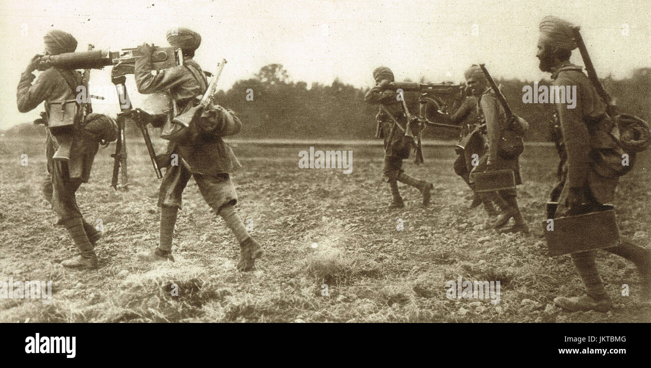 Transport d'infanterie indienne Maxim sous le feu Banque D'Images