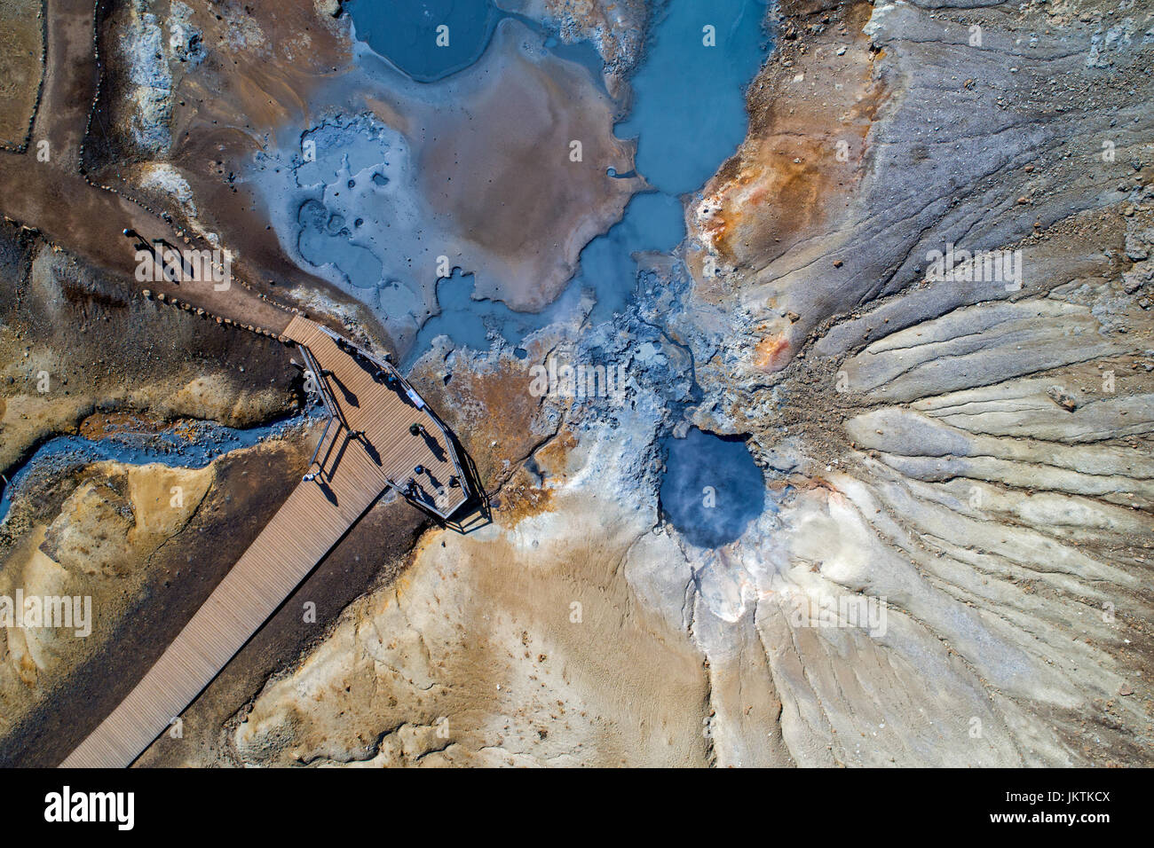 L'image aérienne d'une zone géothermique en Islande avec des couleurs étonnantes Banque D'Images