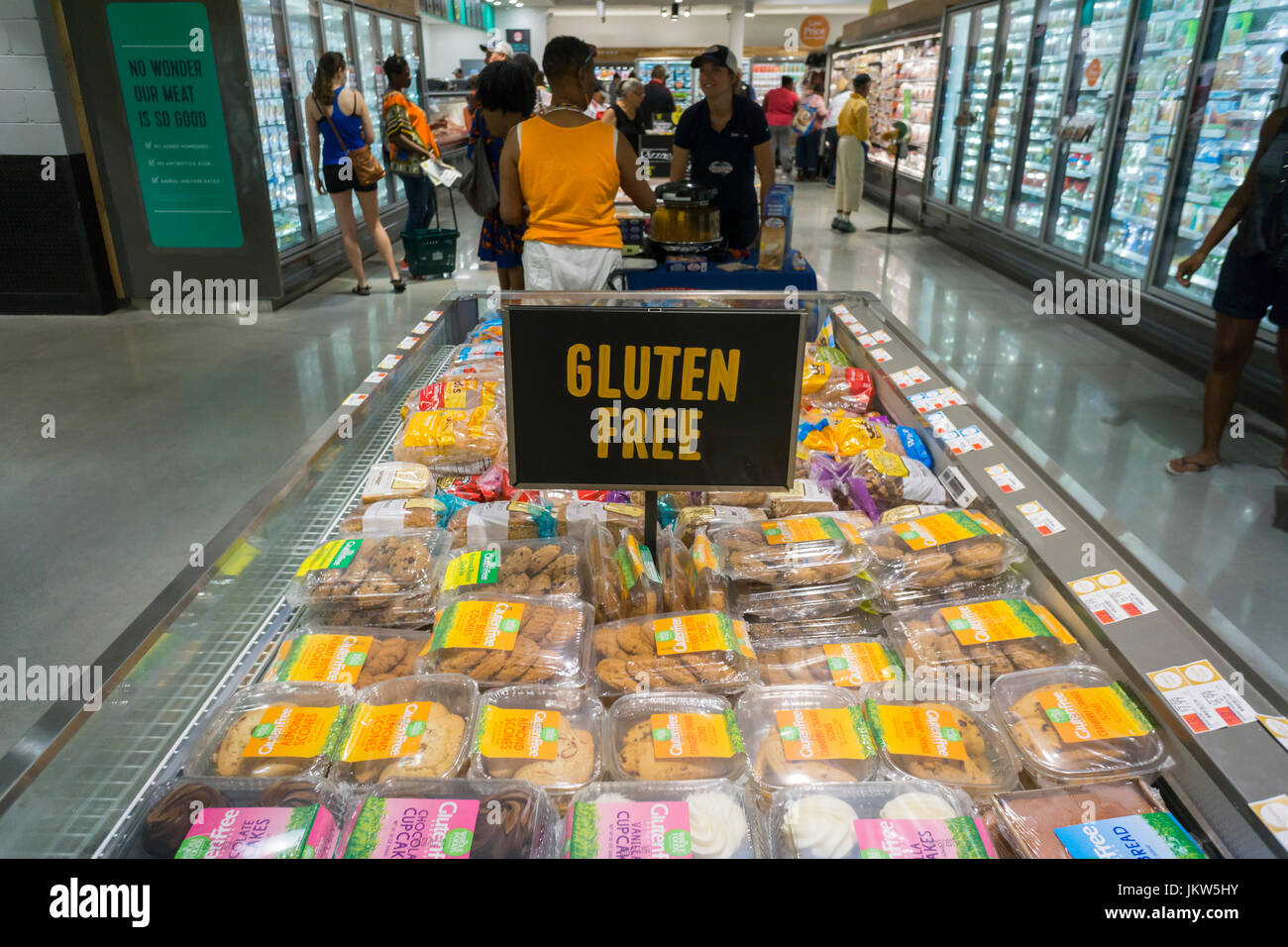 Des Gateaux Et Du Pain Sans Gluten Dans Le Nouveau Whole Foods Market Dans Le Quartier De Harlem A New York Le Jour De L Ouverture Vendredi 21 Juillet 17 Le Magasin De
