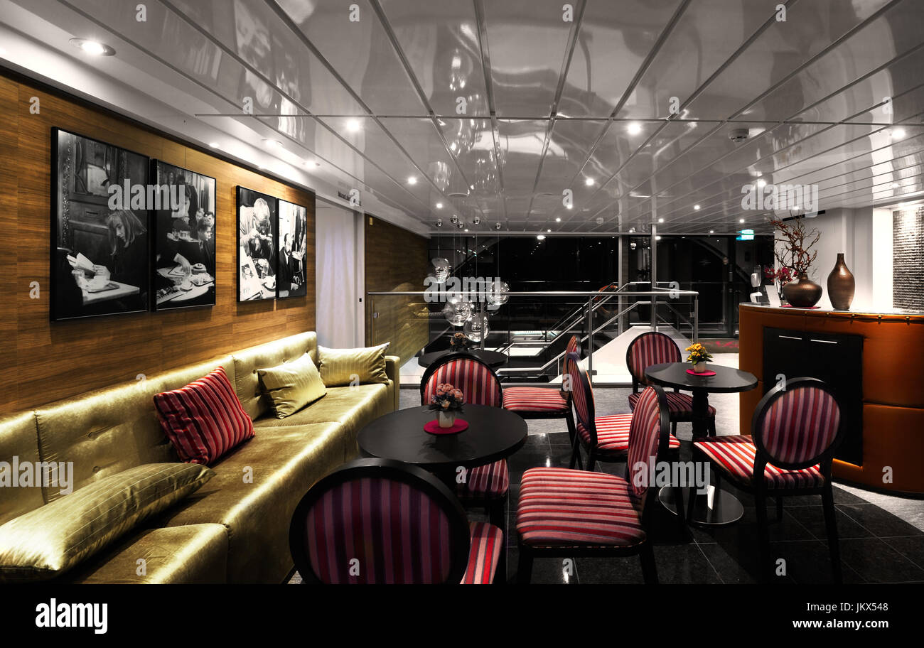 Belgrade, Serbie, 11 SEP 2015 : intérieur luxueux de restaurant sur le navire 'argent Amadeus II'.River reste et les repas pour les touristes sur l'argent Amadeus II en B Banque D'Images