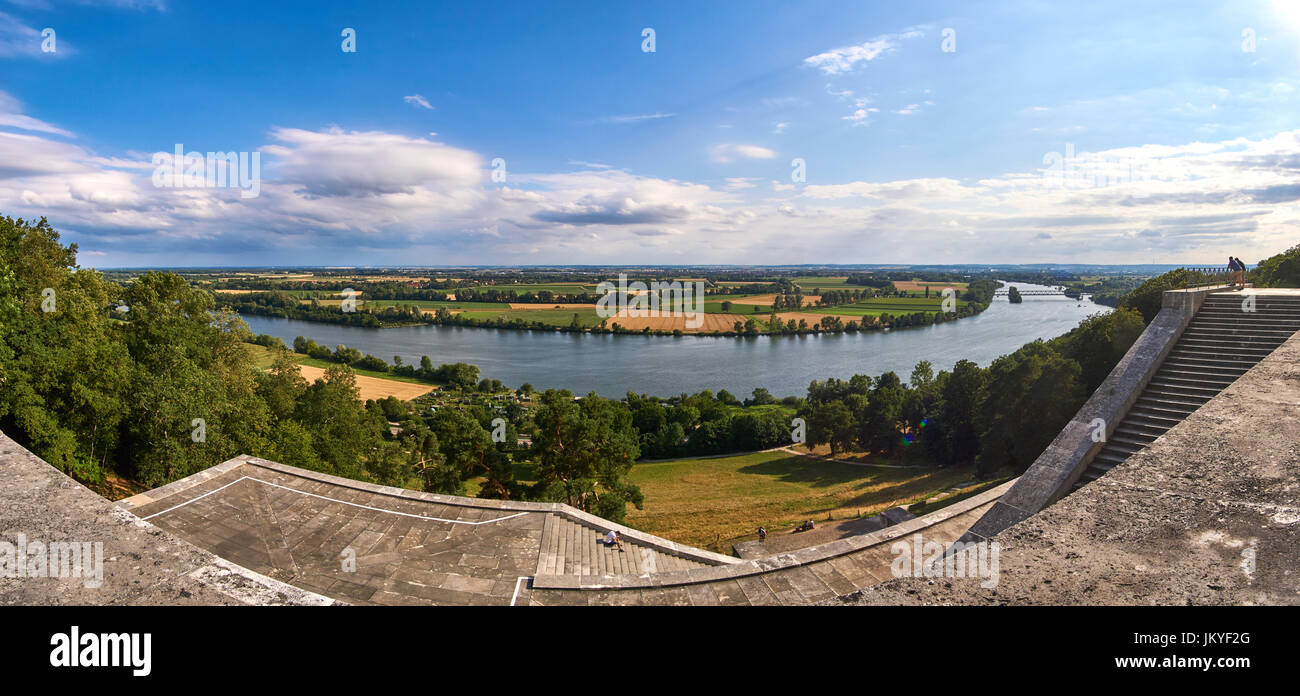 Panorama de la vallée du Danube du célèbre temple Walhalla près de Regensburg, Bavière, Allemagne. Banque D'Images