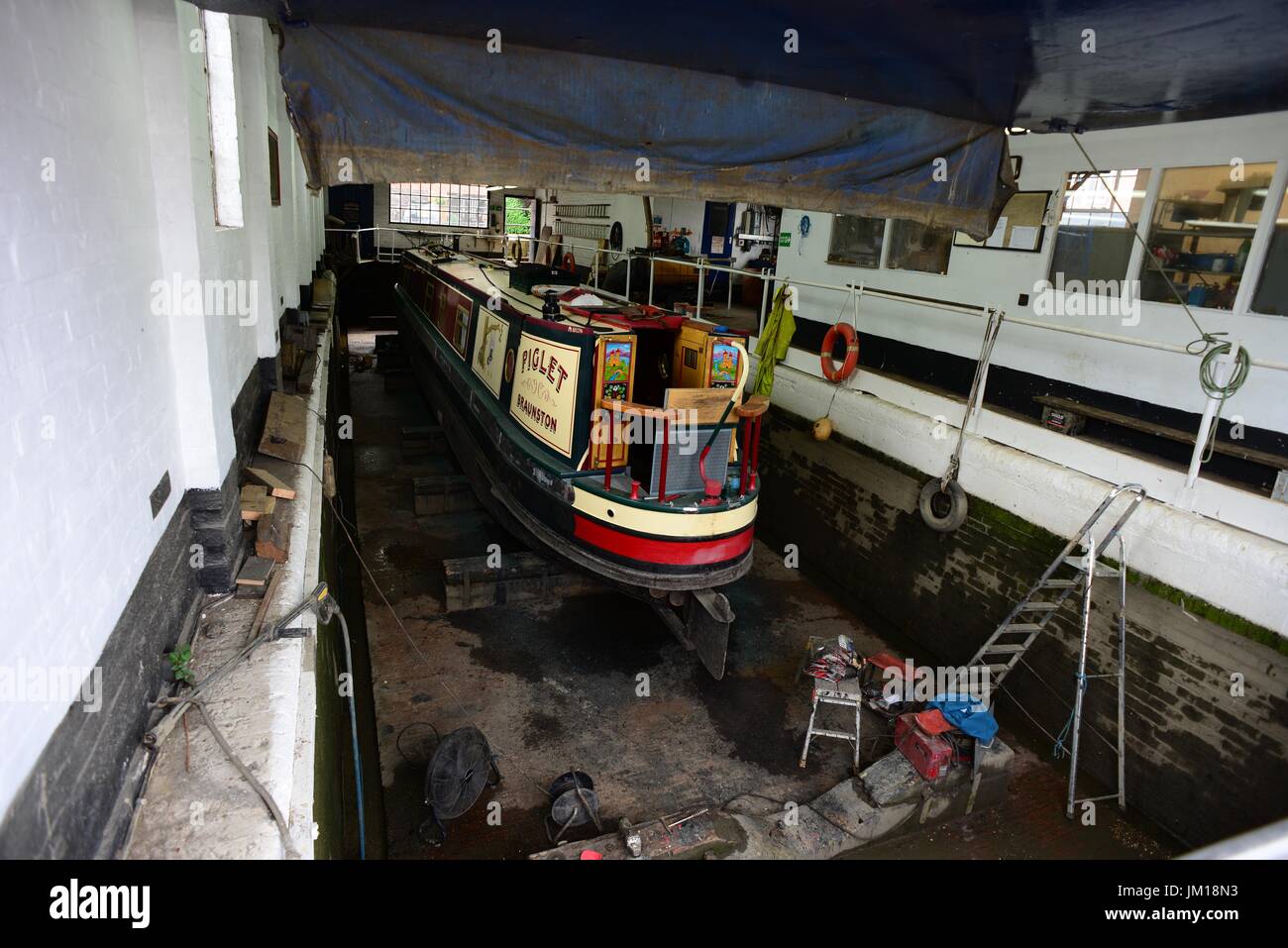 15-04 Maintenance à Braunston Marina Banque D'Images