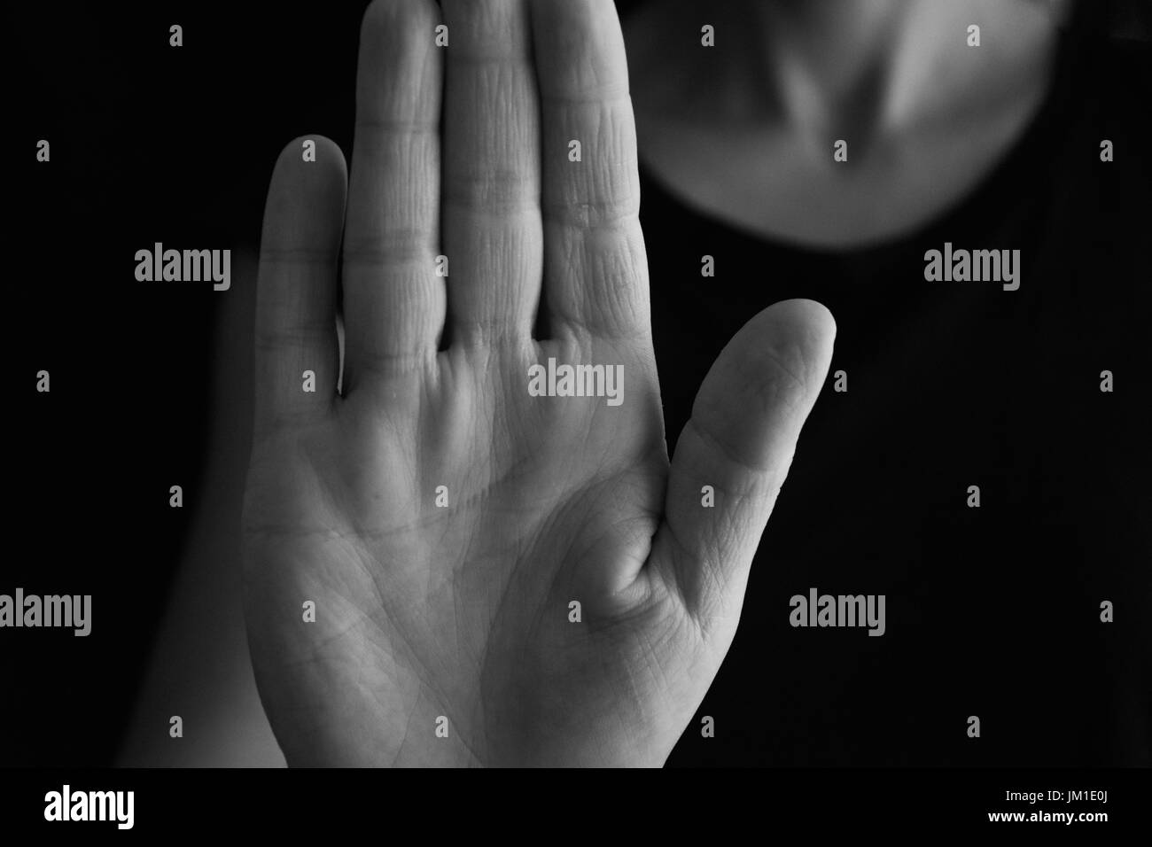 Panneau d'arrêt avec la main Banque D'Images