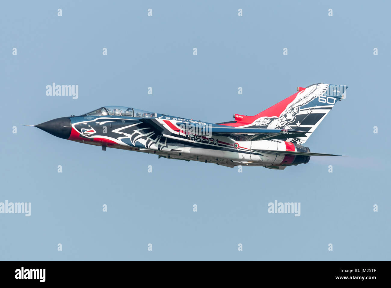 12 juin 2017 armée de l'air italienne Panavia Tornado CSX7041 RS-01 311e storm reparto sperimentale volo, livrée spéciale célébrant le 60e anniversaire de 311th. de cosford air show à l'aéroport de Turin. Banque D'Images