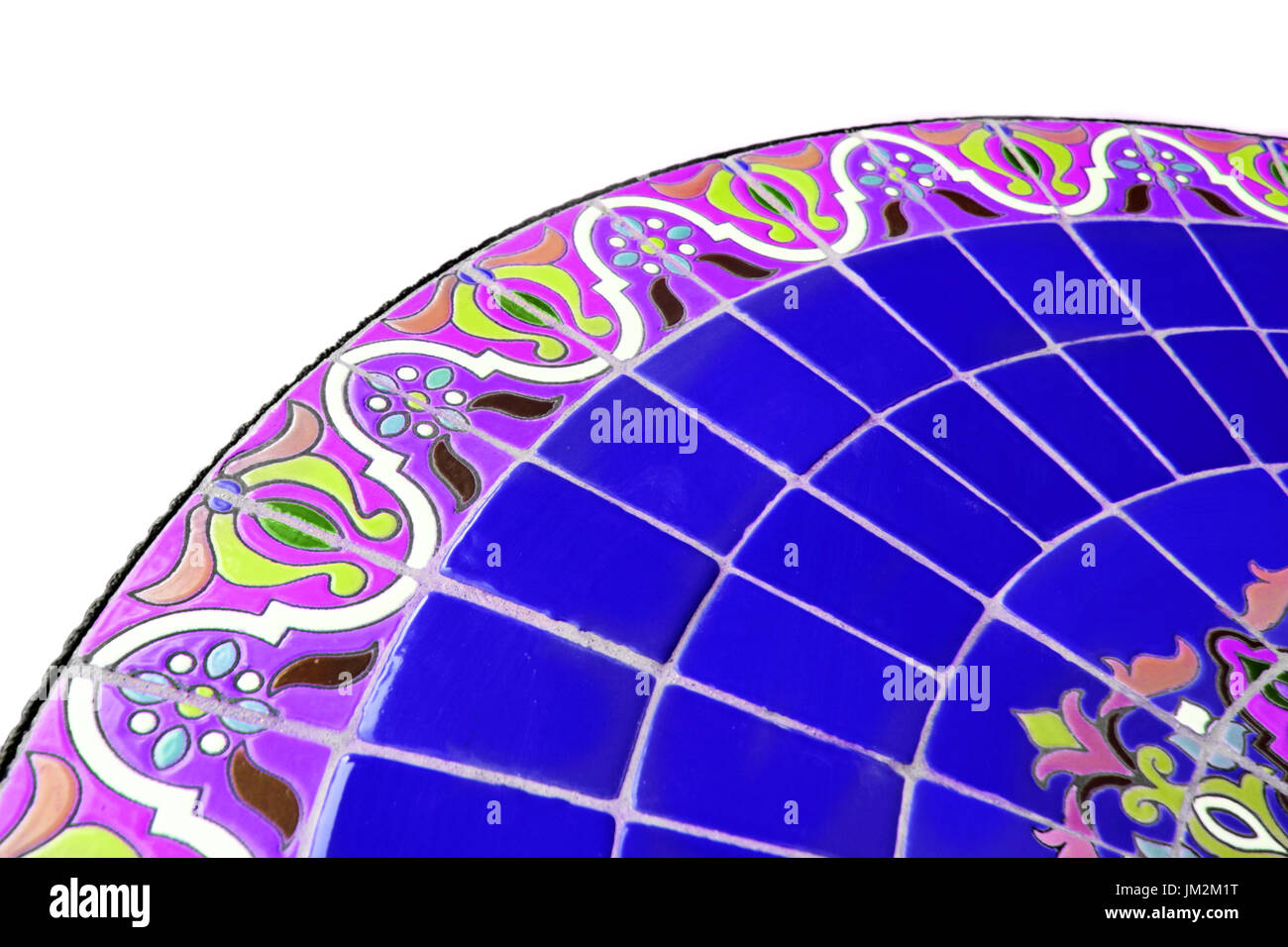 Une vue partielle de l'abrégé bleu et rose cercle mosaïque d'examen. Banque D'Images