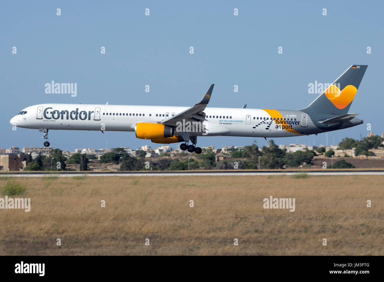 Boeing 757-330 Condor [D-ABOC] avec 'Hannover Airport' autocollant. Banque D'Images