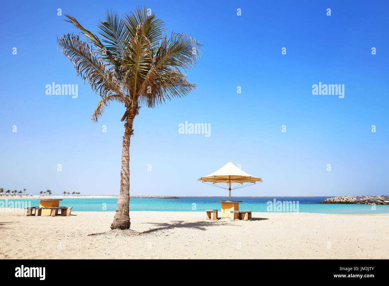 Paysage de plage en été, Dubaï, Emirats Arabes Unis. Banque D'Images