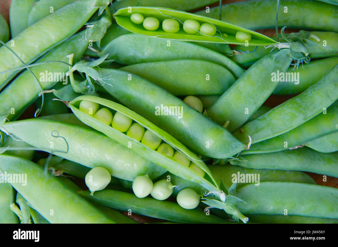 petits pois dans une cosse Banque D'Images