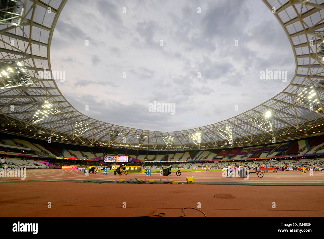 Championnats du monde Para athlétisme dans le stade de Londres, auparavant, le Stade Olympique. Terrain de football de West Ham Banque D'Images Championnats du monde Para athlétisme dans le stade de Londres, auparavant, le Stade Olympique. Terrain de football de West Ham Banque D'Images