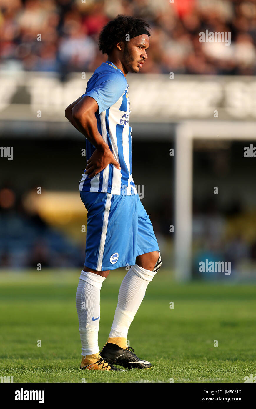 Brighton et Hove Albion's Izzy Brown lors de la pré-saison match amical à racines Hall, Southend, La Presse Photo. Photo date : mardi 25 juillet 2017. Voir l'ACTIVITÉ DE SOCCER histoire Southend. Crédit photo doit se lire : Steven Paston/PA Wire. RESTRICTIONS : EDITORIAL N'utilisez que pas d'utilisation non autorisée avec l'audio, vidéo, données, listes de luminaire, club ou la Ligue de logos ou services 'live'. En ligne De-match utilisation limitée à 75 images, aucune émulation. Aucune utilisation de pari, de jeux ou d'un club ou la ligue/dvd publications. Banque D'Images