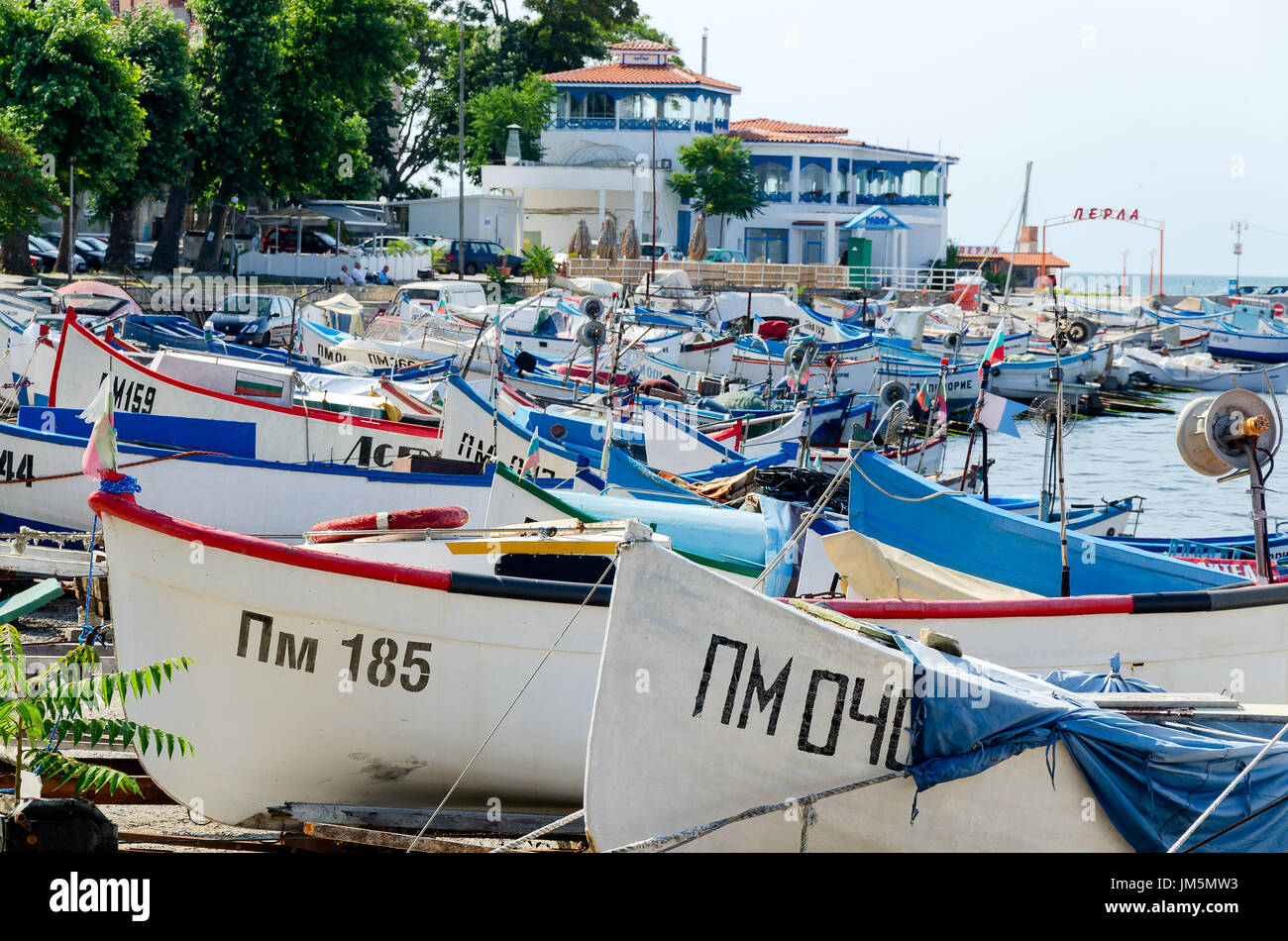 Bateaux de pêche sur la côte de la mer Noire, Pomorie, Bulgarie Banque D'Images