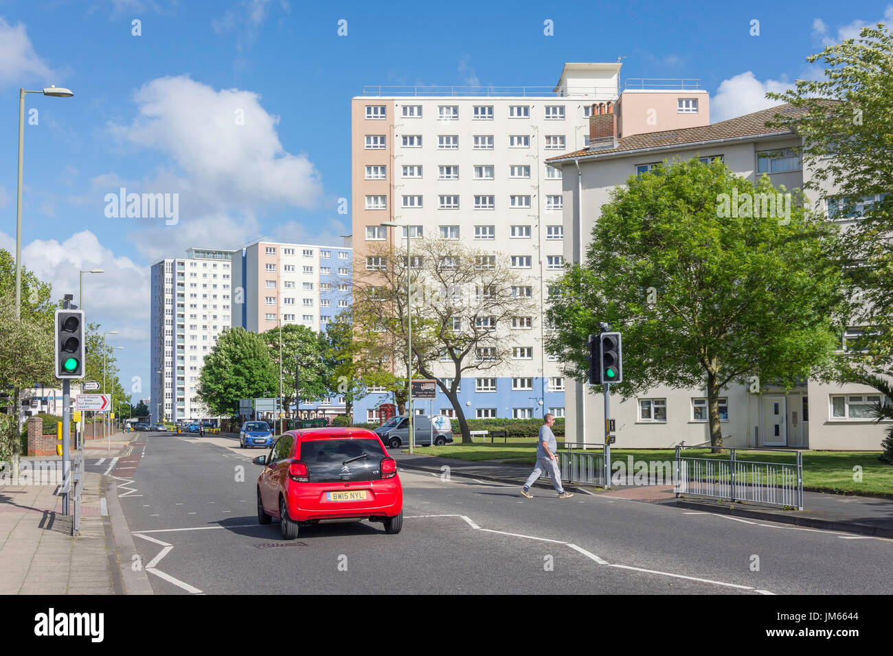 Des tours d'habitation, South Street, Gosport, Hampshire, Angleterre, Royaume-Uni Banque D'Images