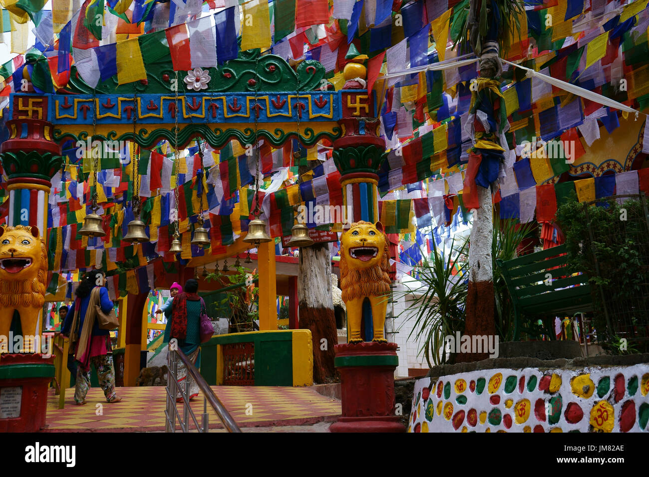 Prayyer drapeaux, Mahakal temple sur la colline de l'Observatoire, Dajeeling, Bengale occidental, Inde Banque D'Images