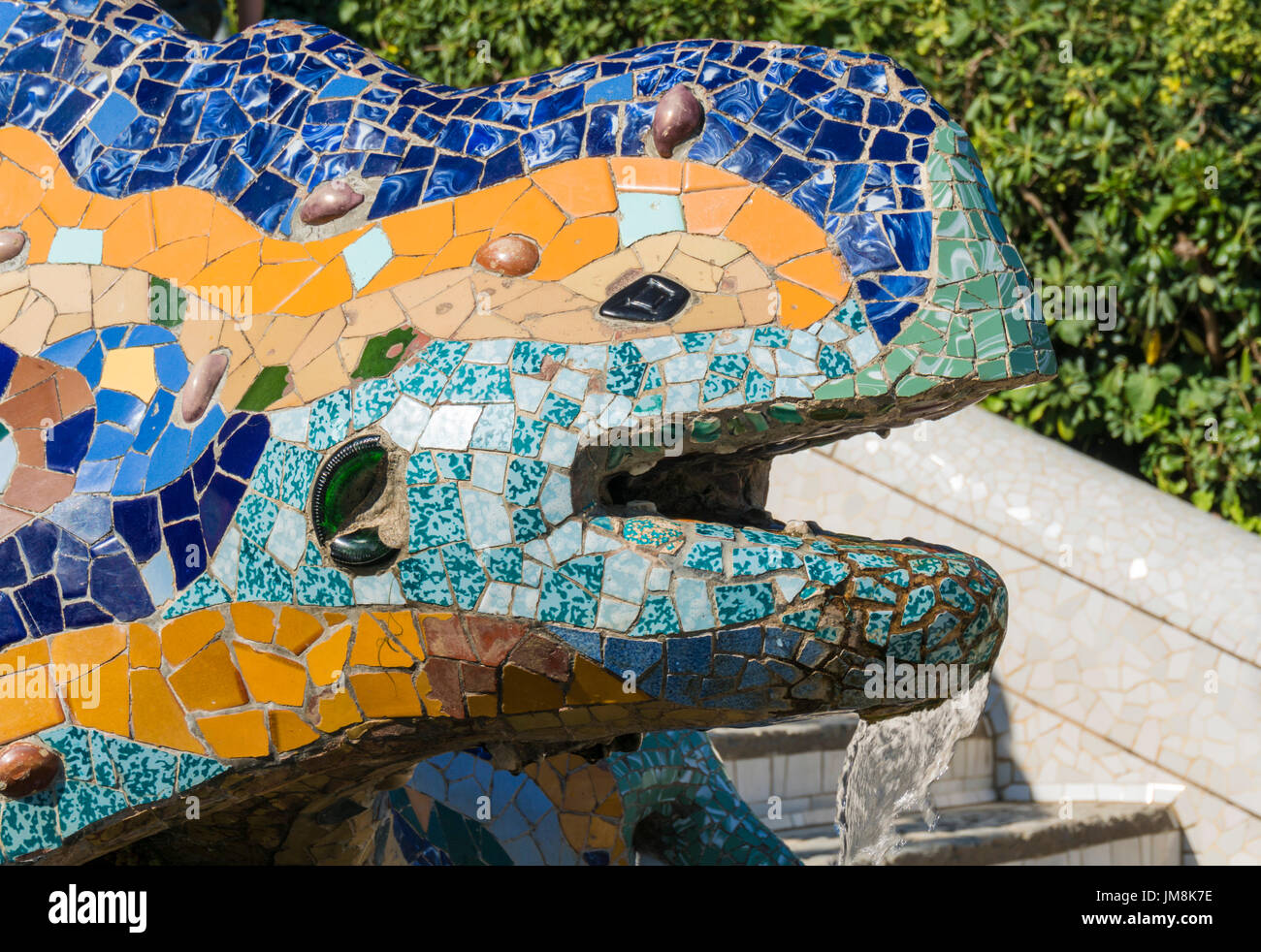 Catalunya de Barcelone Parc Güell Parc Güell de Barcelone Barcelone sol carrelé emblématique dragon lézard salamader sur les étapes de l'UE Europe Catalogne Barcelone Espagne Banque D'Images