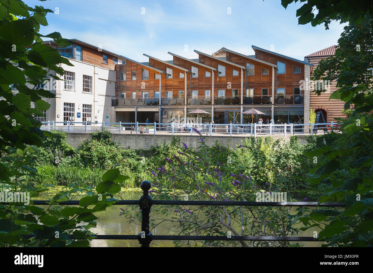 Nouveau développement à Bradford on Avon sur l'emplacement de l'ancienne usine de caoutchouc UK Banque D'Images
