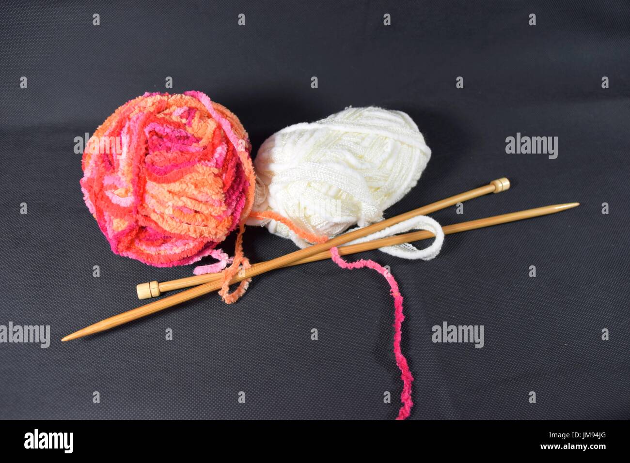 Boules de laine pour le tricot et le crochet travail fait à la main Banque D'Images