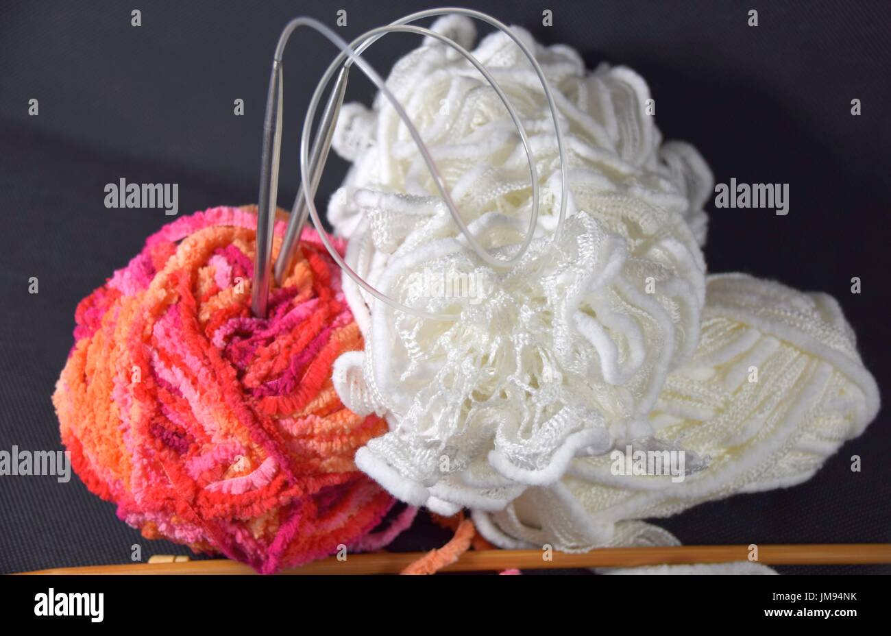 Boules de laine pour le tricot et le crochet travail fait à la main Banque D'Images